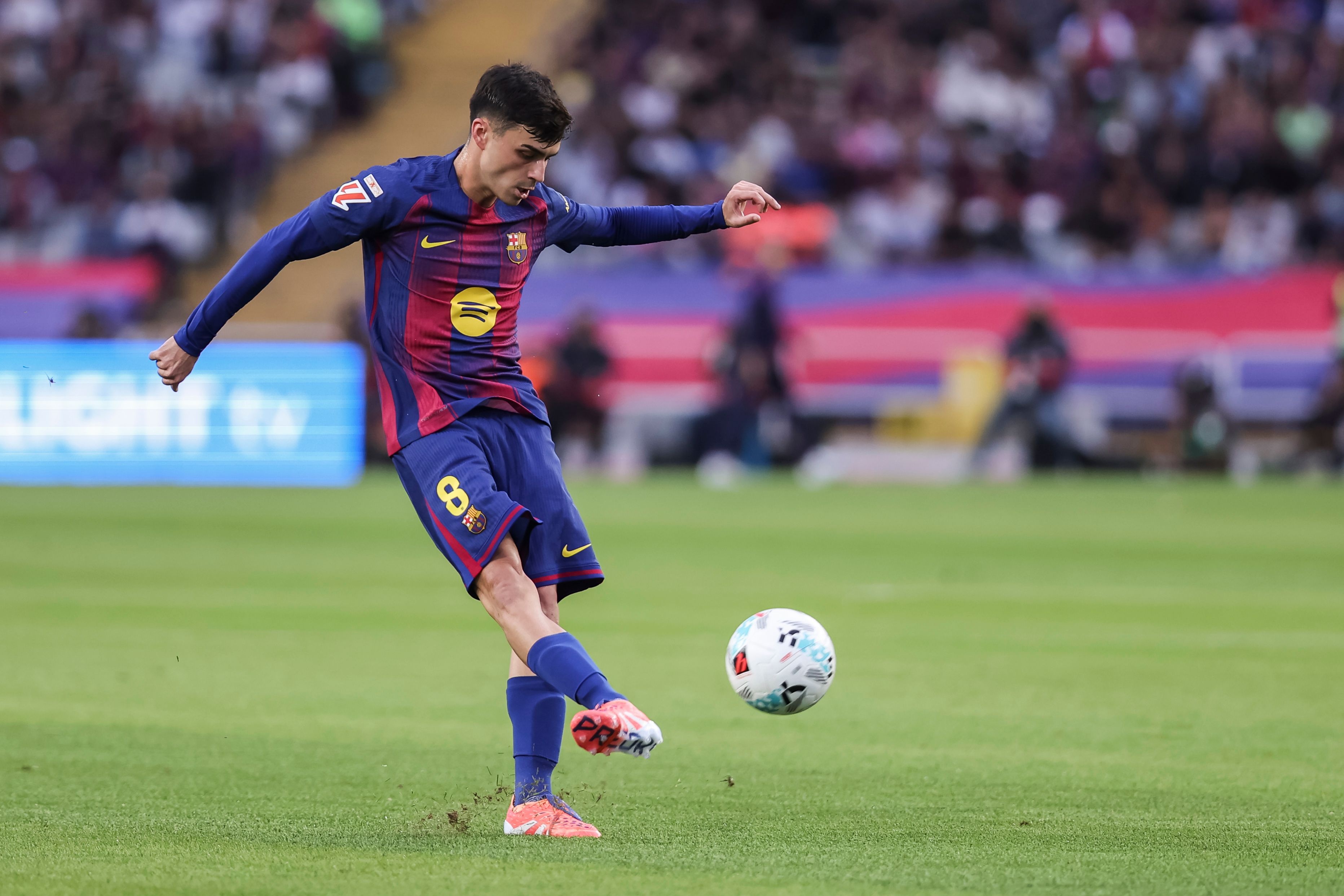 b体育官网-塞尔电台：佩德里在比赛中感到腿筋撕裂，明天他将接受检查