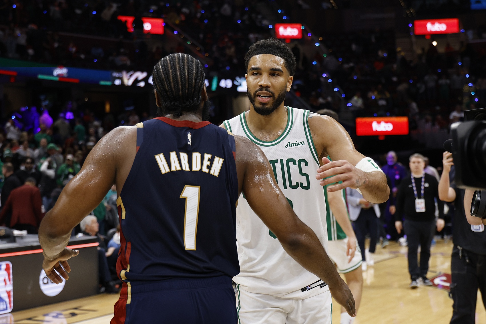 bsport体育娱乐官网入口-东部2号种子争夺战白热化！凯尔特人领跑 尼克斯&amp;骑士紧随其后