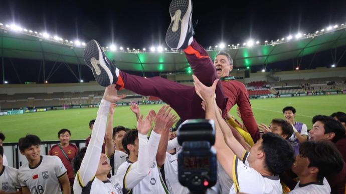 b体育app-新民场外音｜关尹：U23国足只会踢丑陋足球？赢球才永远是球场的第一法则