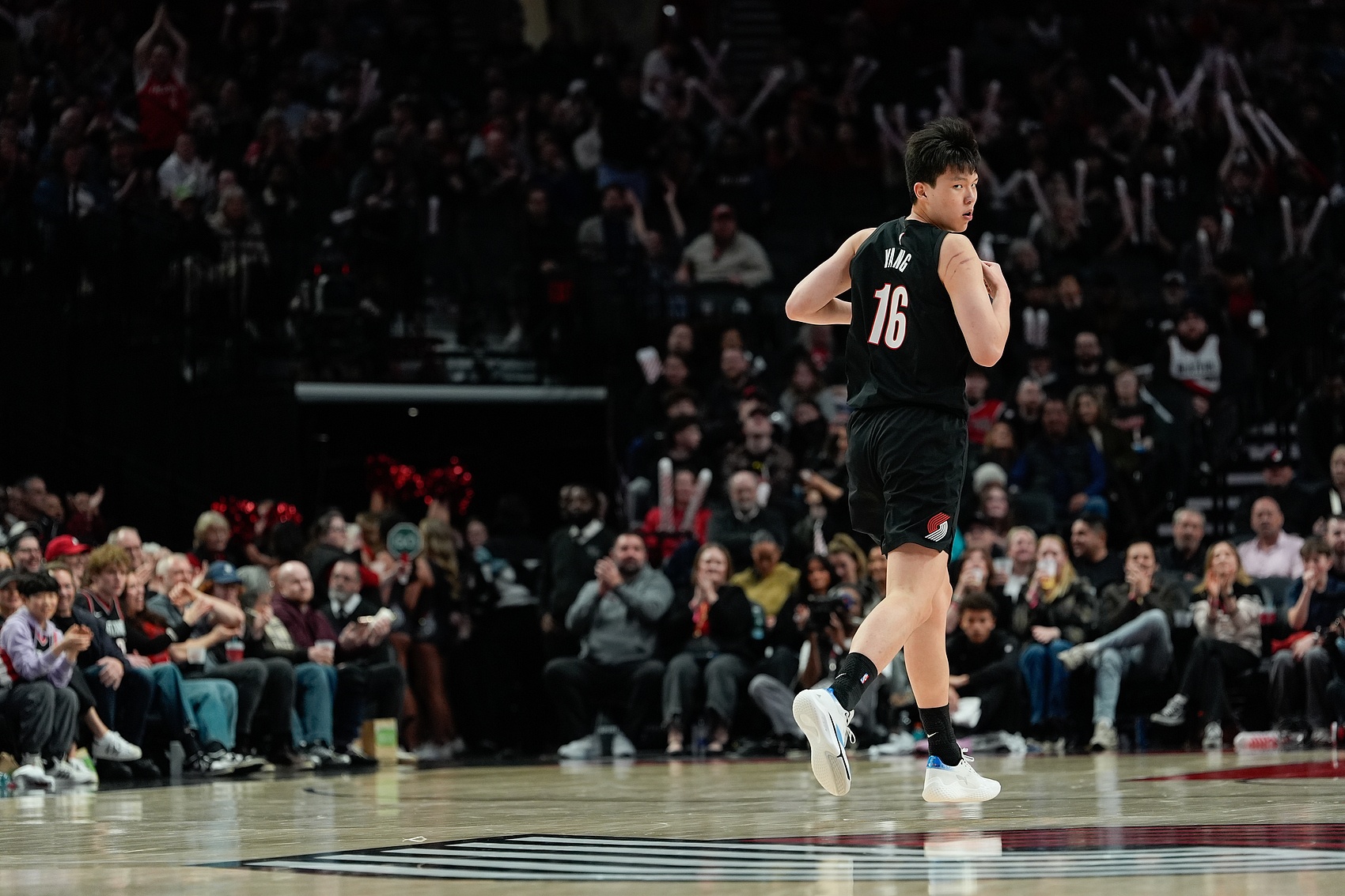 bsport体育娱乐官网入口-又是折返跑！杨瀚森最后登场1分31秒 无出手和任何数据