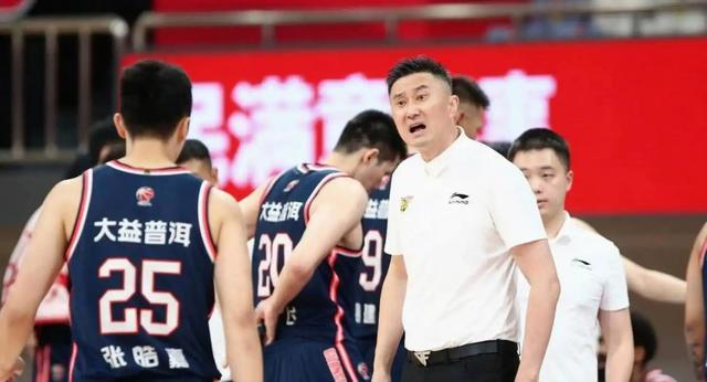 b体育下载-CBA一天罚21万！季后赛乱象频出，罚单敲醒了谁？